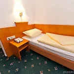 Ahl Meerkatzen 3* Kolonia