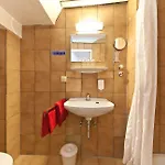 Hotel Ahl Meerkatzen 3*