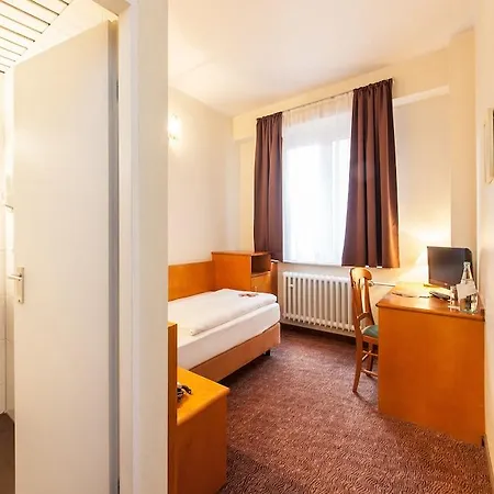 Hotel Ahl Meerkatzen 3*