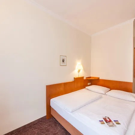 Ahl Meerkatzen Hotel 3*