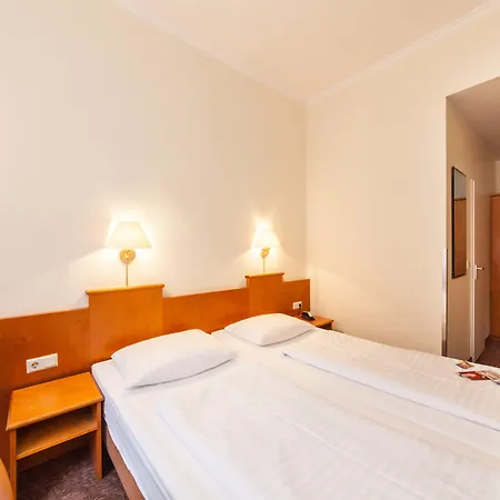 Ahl Meerkatzen Hotel 3*