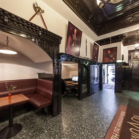 Ahl Meerkatzen Hotel 3*