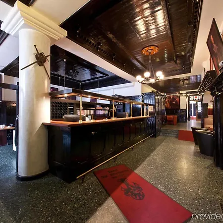 Hotel Ahl Meerkatzen 3*