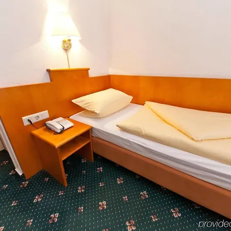 Ahl Meerkatzen 3* Köln