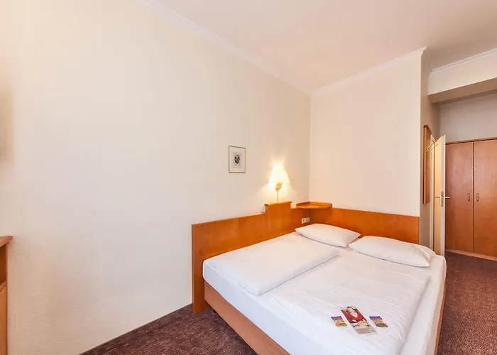 Ahl Meerkatzen Hotel 3*