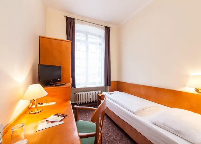 Hotel Ahl Meerkatzen 3*