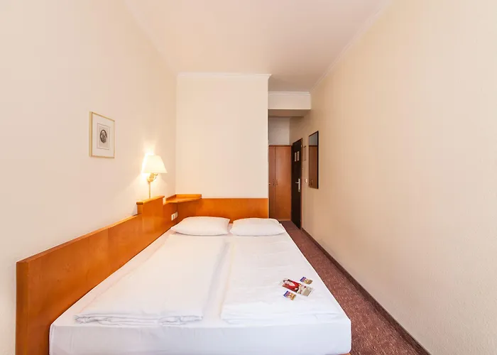 Hotel Ahl Meerkatzen 3*