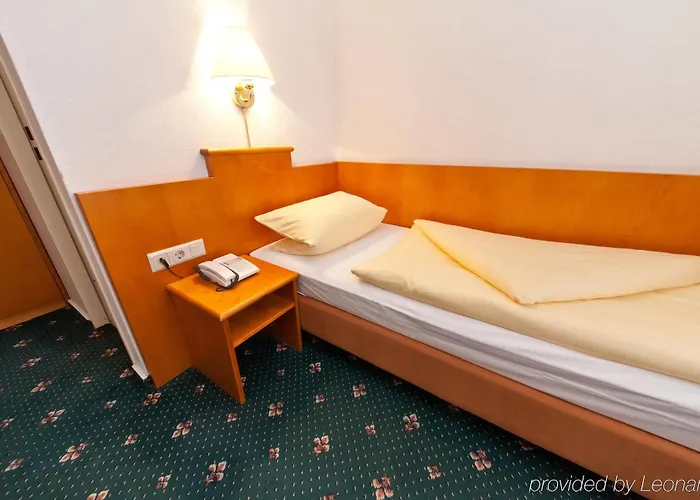 Ahl Meerkatzen 3* Кёльн