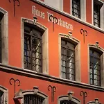 Ahl Meerkatzen Hotel 3*