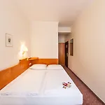 Hotel Ahl Meerkatzen 3*