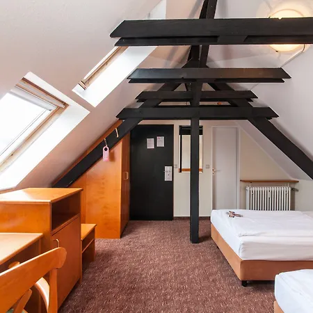 Ahl Meerkatzen Hotel 3*