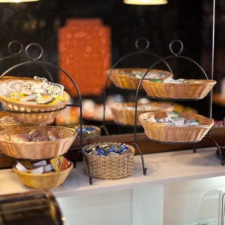 Ahl Meerkatzen Hotel 3*